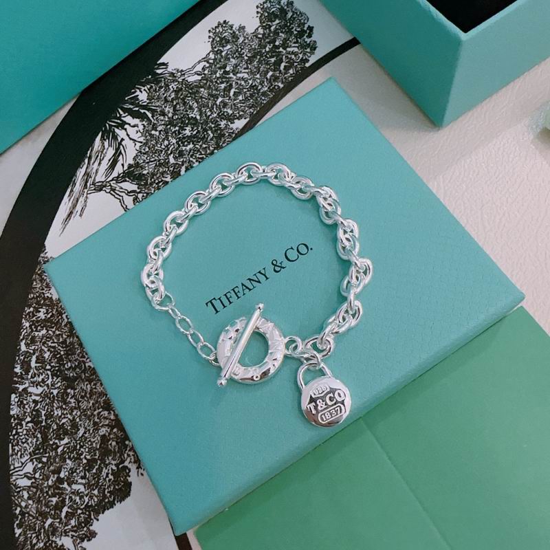 Tiffany bracelet 09yxx44